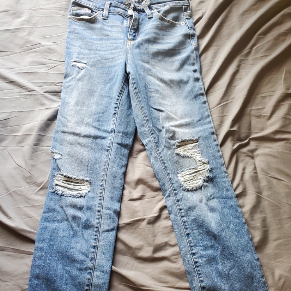 Universal Thread straight leg cropped jeans